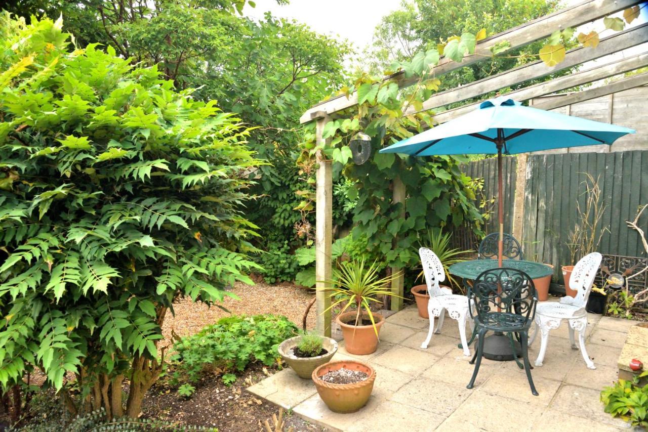 Cosy House, A Train Spotter'S Delight! Villa New Alresford Ngoại thất bức ảnh